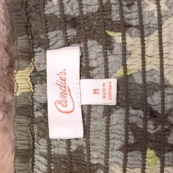 🚨3/$15 Star Print Camo Crop Top - Picture 3 of 6